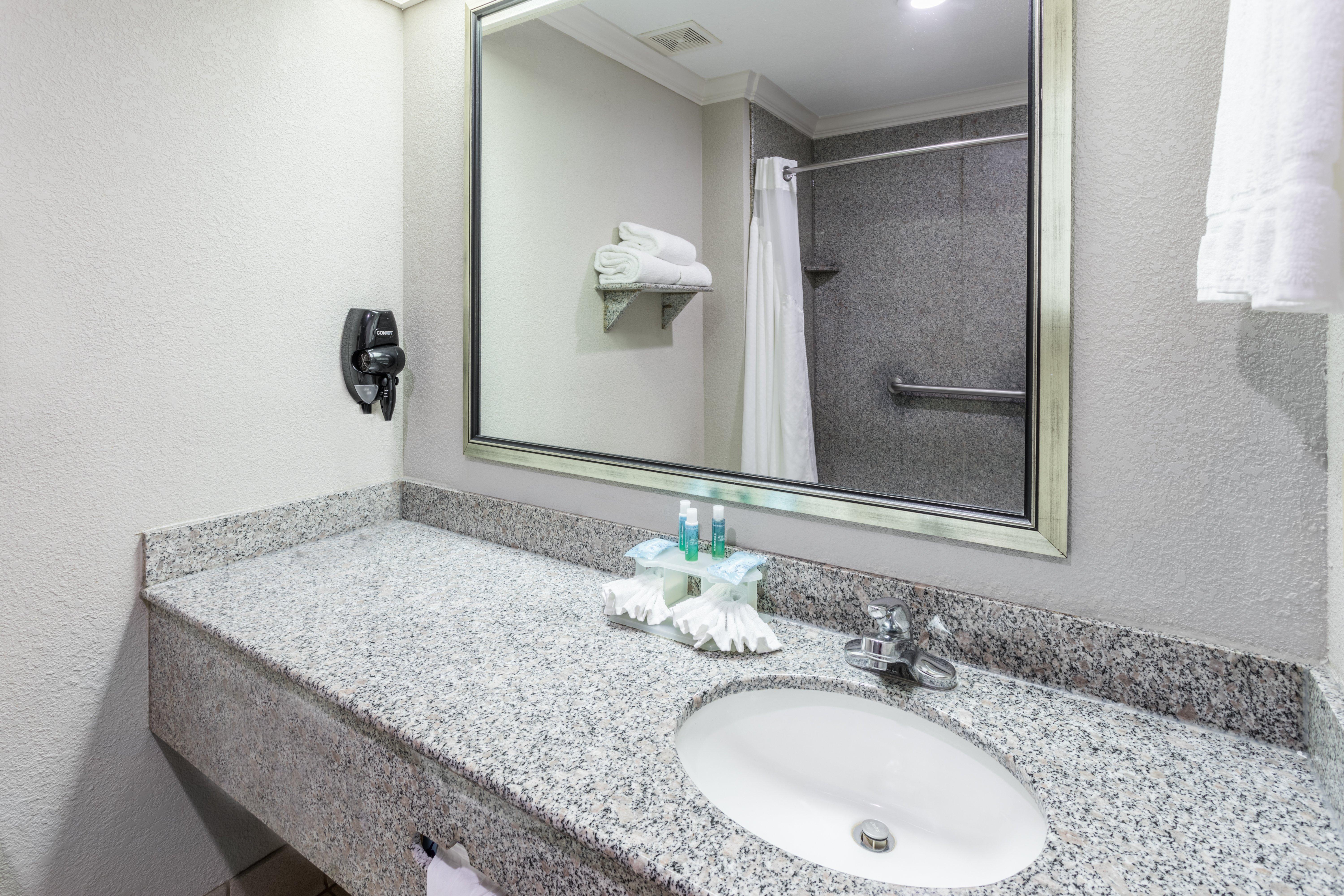 Holiday Inn Express Hotel And Suites Lake Charles By Ihg מראה חיצוני תמונה