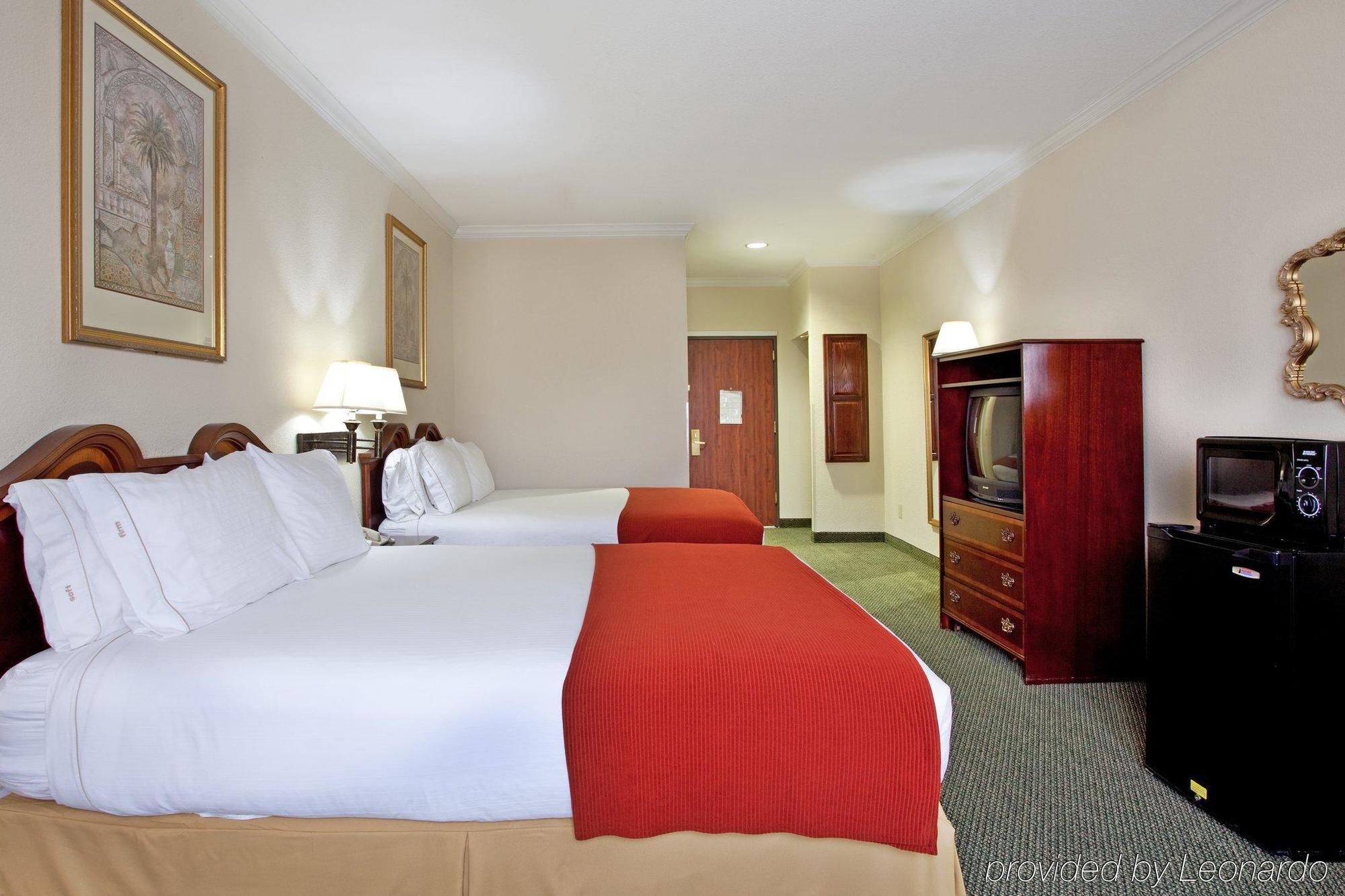 Holiday Inn Express Hotel And Suites Lake Charles By Ihg חדר תמונה